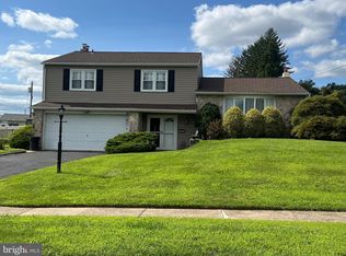 1230 Stuart Ln, Southampton, PA 18966