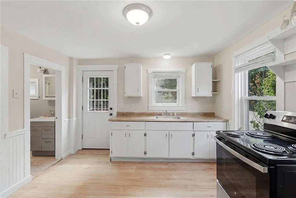 515 Davisville Rd — Photo 3