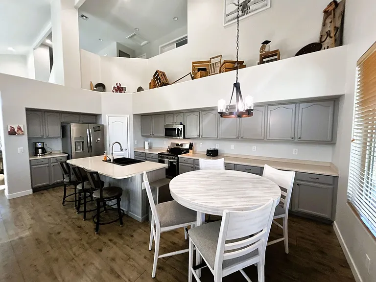 345 N Scott Dr — Photo 9