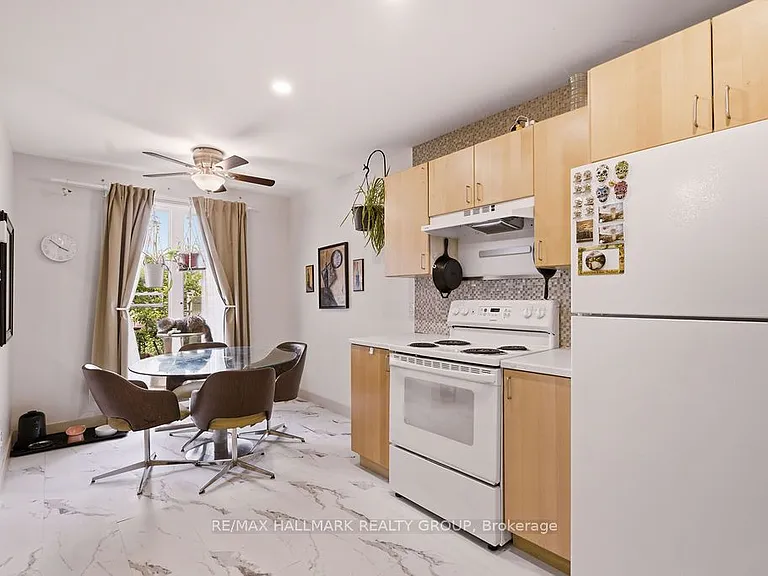67 Grady Cres — Photo 11