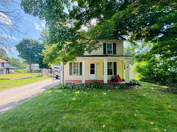 178 E Washington St, Newaygo, MI 49337