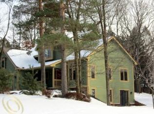 959 Maple Rd, Ortonville, MI 48462