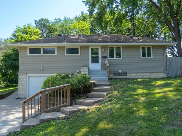 2912 Hampshire Ave N, Crystal, MN 55427