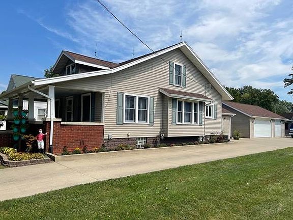 3rd image of 300 N Elkhart St