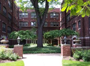 112 1/2 Lincoln Ave APT 1G, Riverside, IL 60546