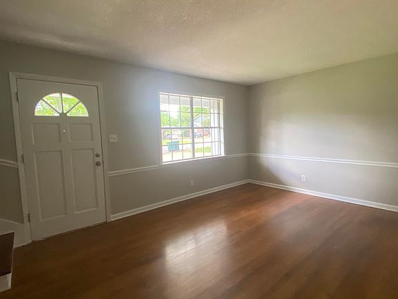 5th image of 8672 Yorktown Dr