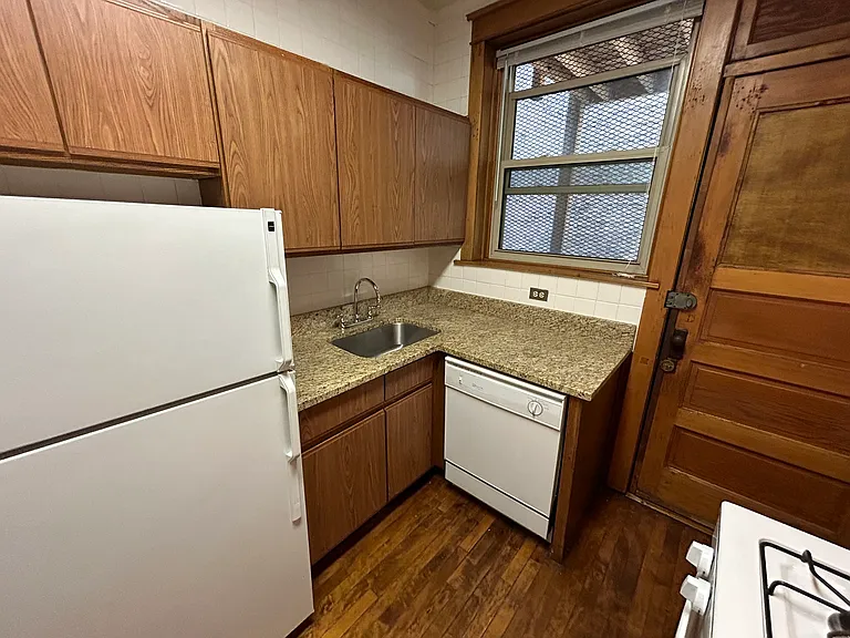 2540 N Racine — Photo 10