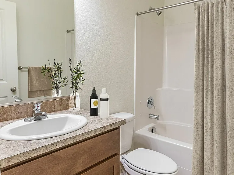 Fairview Court Townhomes — Photo 25