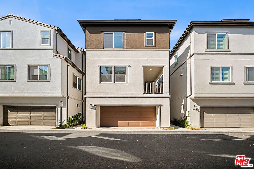 4 bed, 3.5 bath, 1762 sqft, $4,600 — Photo 4