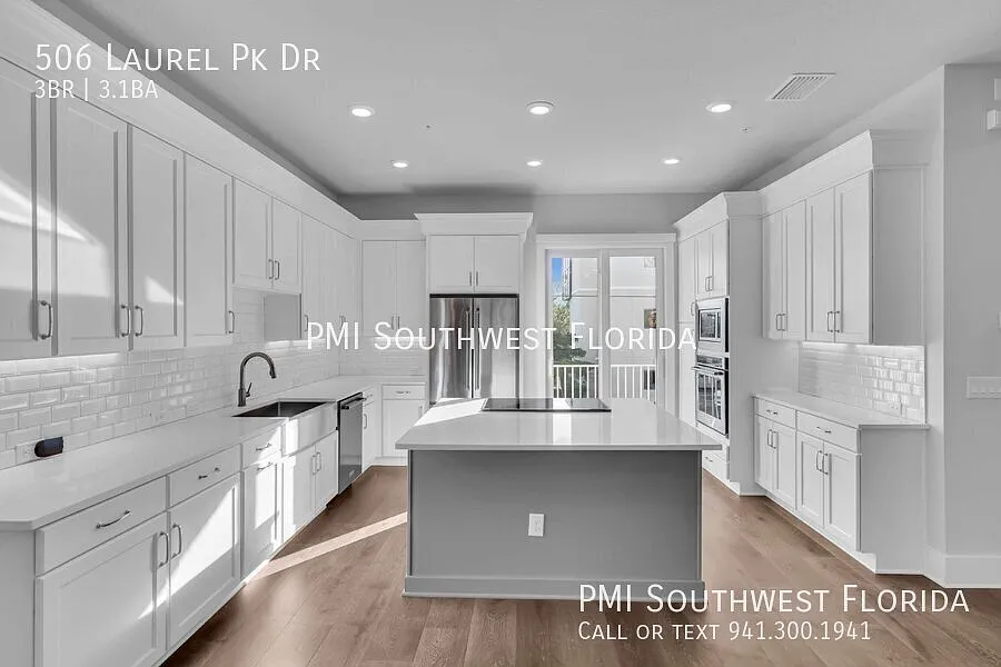 Luxurious Townhome for Annual Rental in Laurel Park — Photo 2