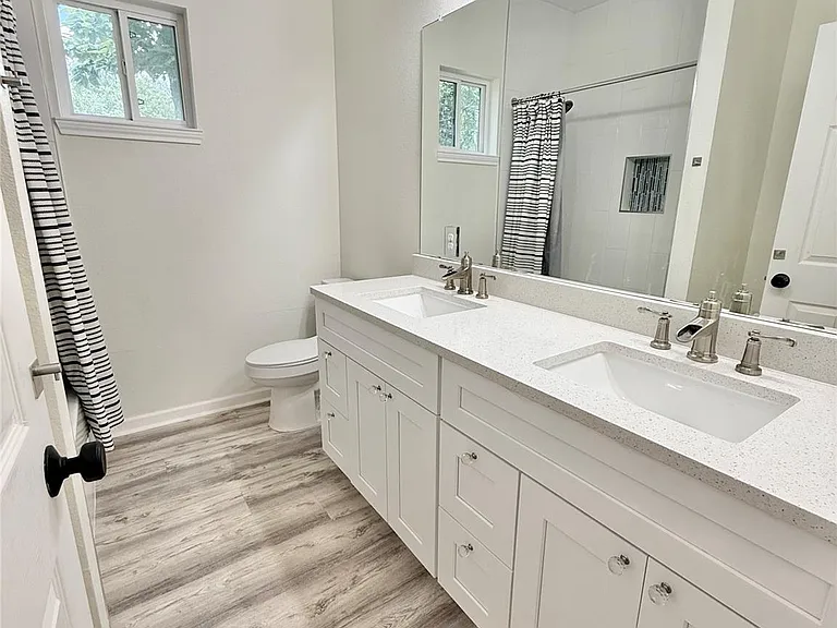 1401 W 7th St — Photo 14