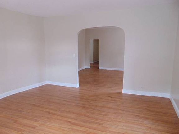 3rd image of 761 E 211th St APT 1