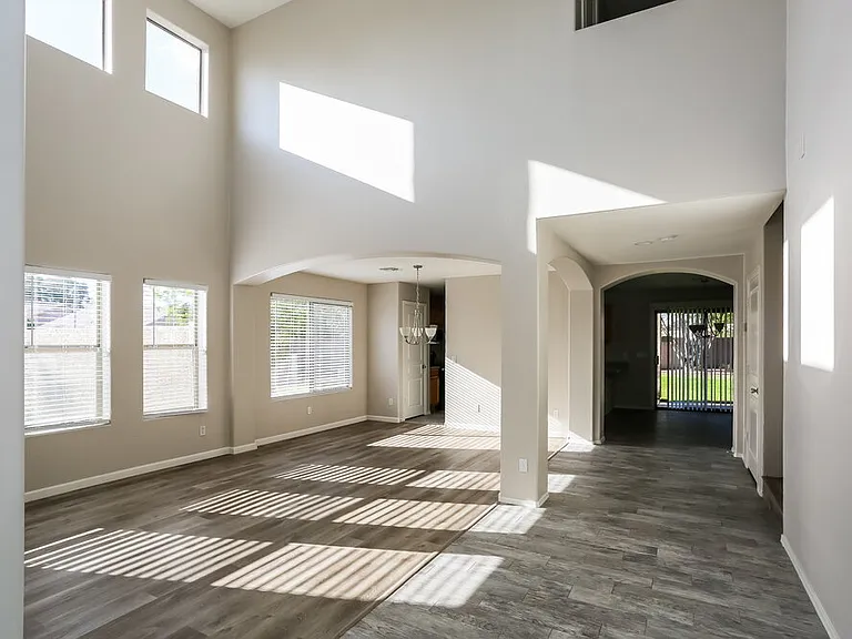 5182 W Vista Ave — Photo 4