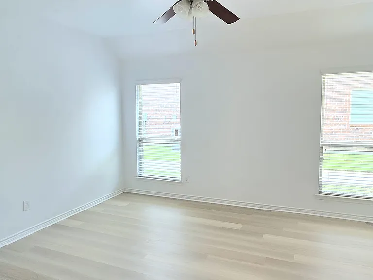 2625 Hillrich Dr — Photo 8