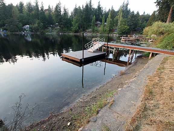 3rd image of 4913 Thompson Ln SE