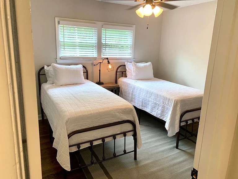 176 Georgia Ave — Photo 11