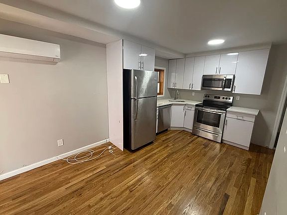 2nd image of 3058 Brighton 3rd St APT 2