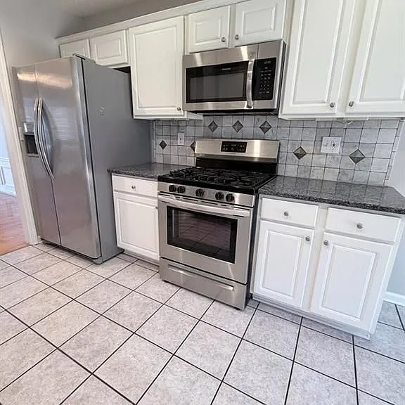 2523 Alvecot Cir SE — Photo 8