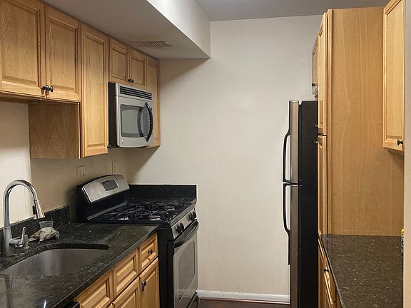 5th image of 10720 West Dr APT 104
