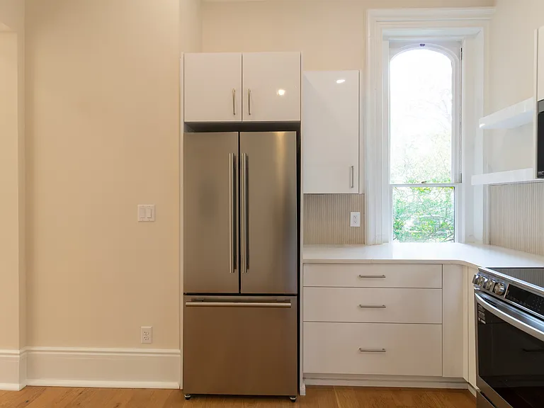 17 N Pearl St #2 — Photo 6
