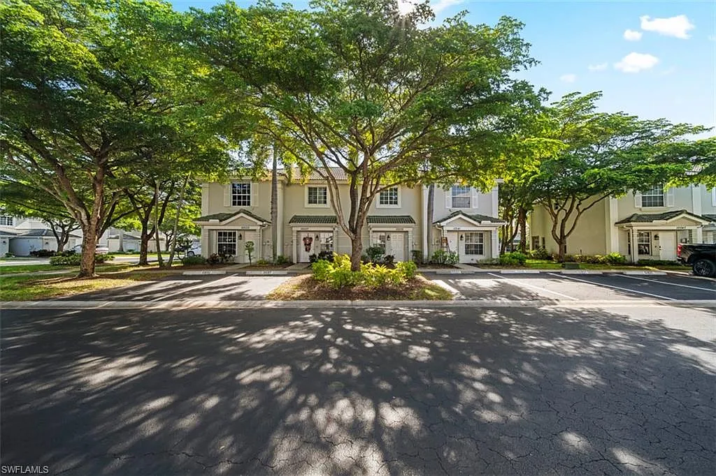 2 bed, 2.5 bath, 1028 sqft, $1,500 — Photo 4