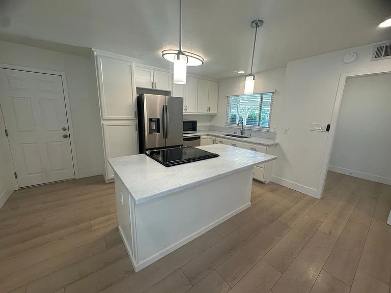 9101 Rosewood Dr — Photo 9