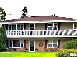 550 Scenic Dr, Clinton, IA 52732