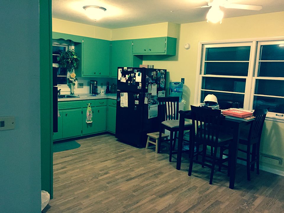 2nd image of 1027 Scott Ave