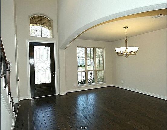 3rd image of 1570 Hewitt Dr
