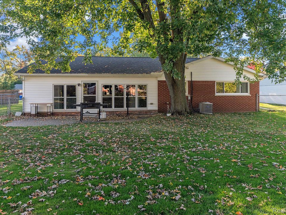 2502 Ivanhoe Dr, photo 28