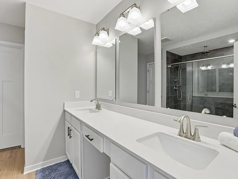 27 Hemingway Ave — Photo 36