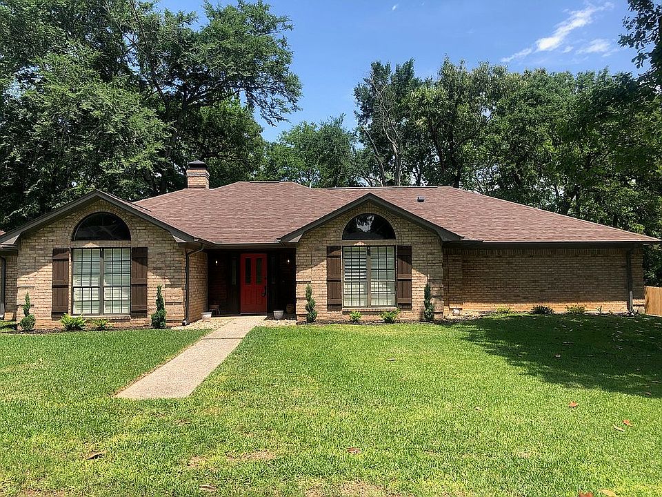 1st image of 314 Royal Cir