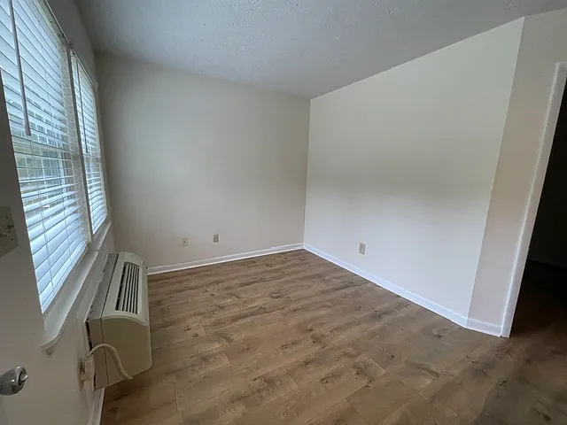 21 Melton Drive — Photo 2
