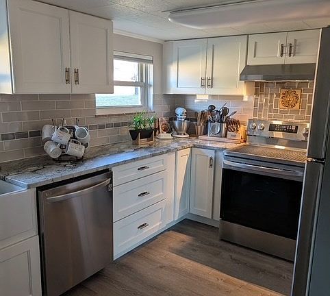 3rd image of 708 Peace Point Rd