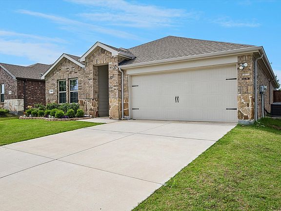 2nd image of 936 Glover Dr