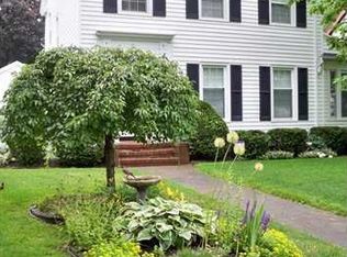 272 Rhinecliff Dr, Rochester, NY 14618