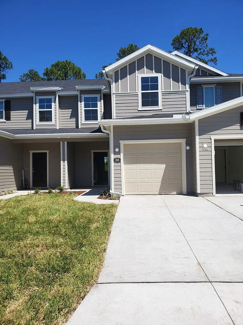 3BR/2.5BA Townhome in Cul-de-Sac. Garage. Small Pets Welcome! Minutes from Treaty Park! — Photo 1