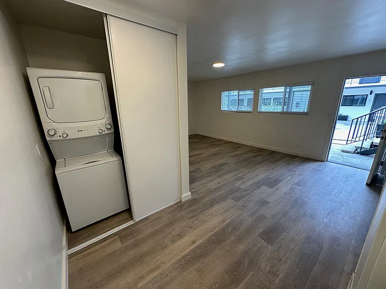 111 N La Cumbre Rd #1 — Photo 9