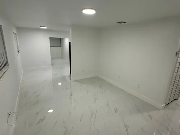 2353 NW 33rd St, Miami, FL 33142