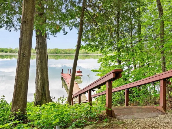 306 Lakeside DRIVE, Fredonia, WI 53021