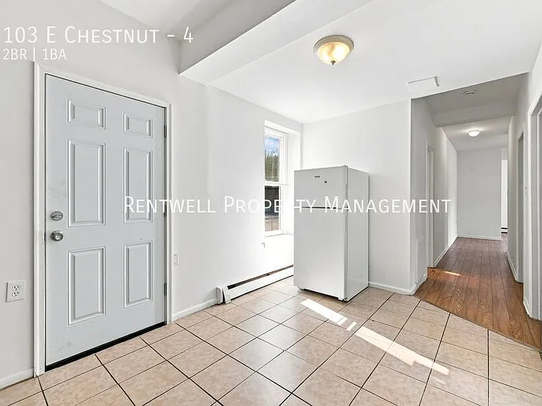 103 E Chestnut St #4 — Photo 4