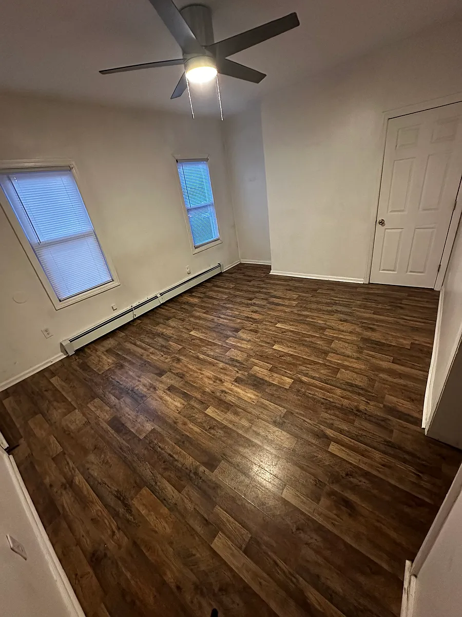 Building Photo - 99 Cutler St #1