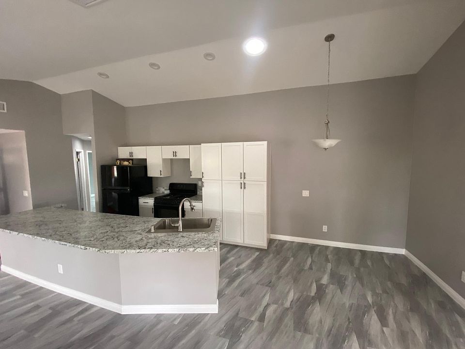 1st image of 26954 Corte Adelita