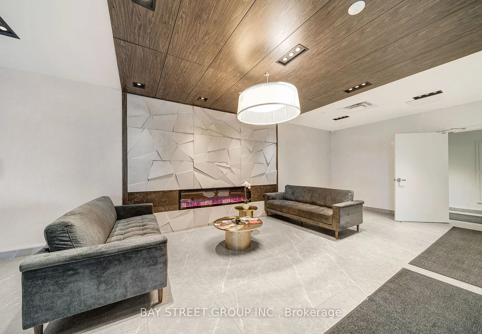 2 bed, $2,300 — Photo 4