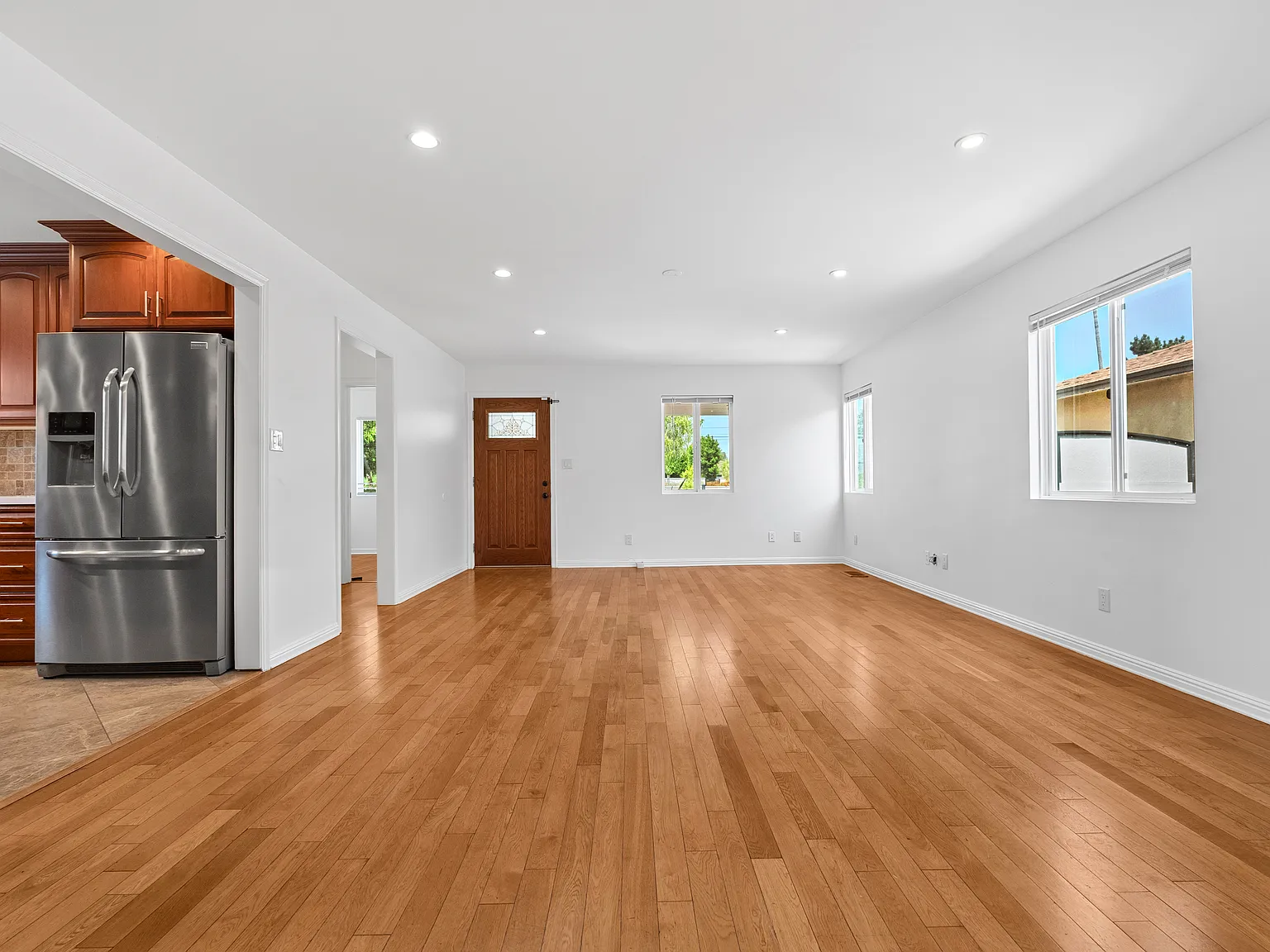 5 bed, 2466 sqft, $6,500 — Photo 4