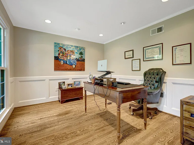 7845 Old Dominion Dr — Photo 30