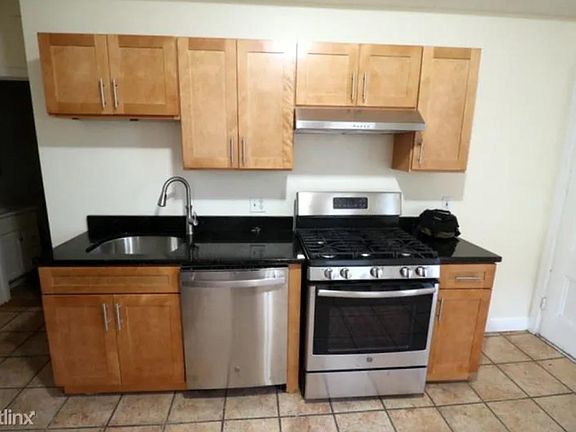 3rd image of 107 Hampshire St #2