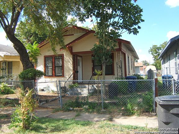 5th image of 1421 Burleson St
