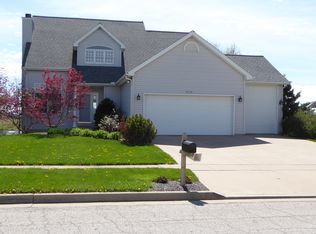 2216 Altoona Rd, Bloomington, IL 61705