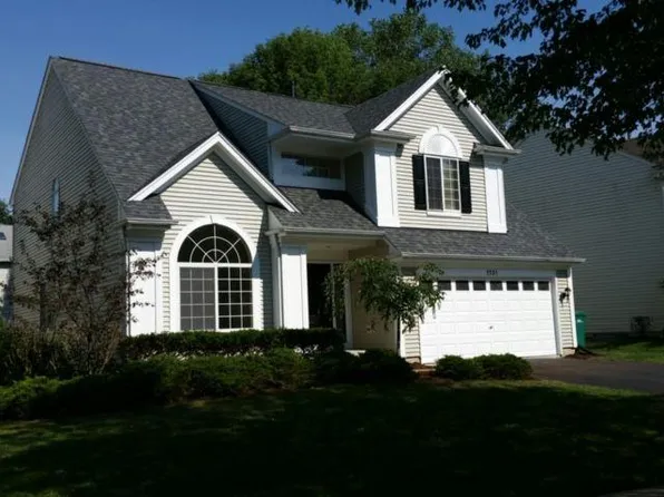 1131 Chesapeake Blvd, Grayslake, IL 60030